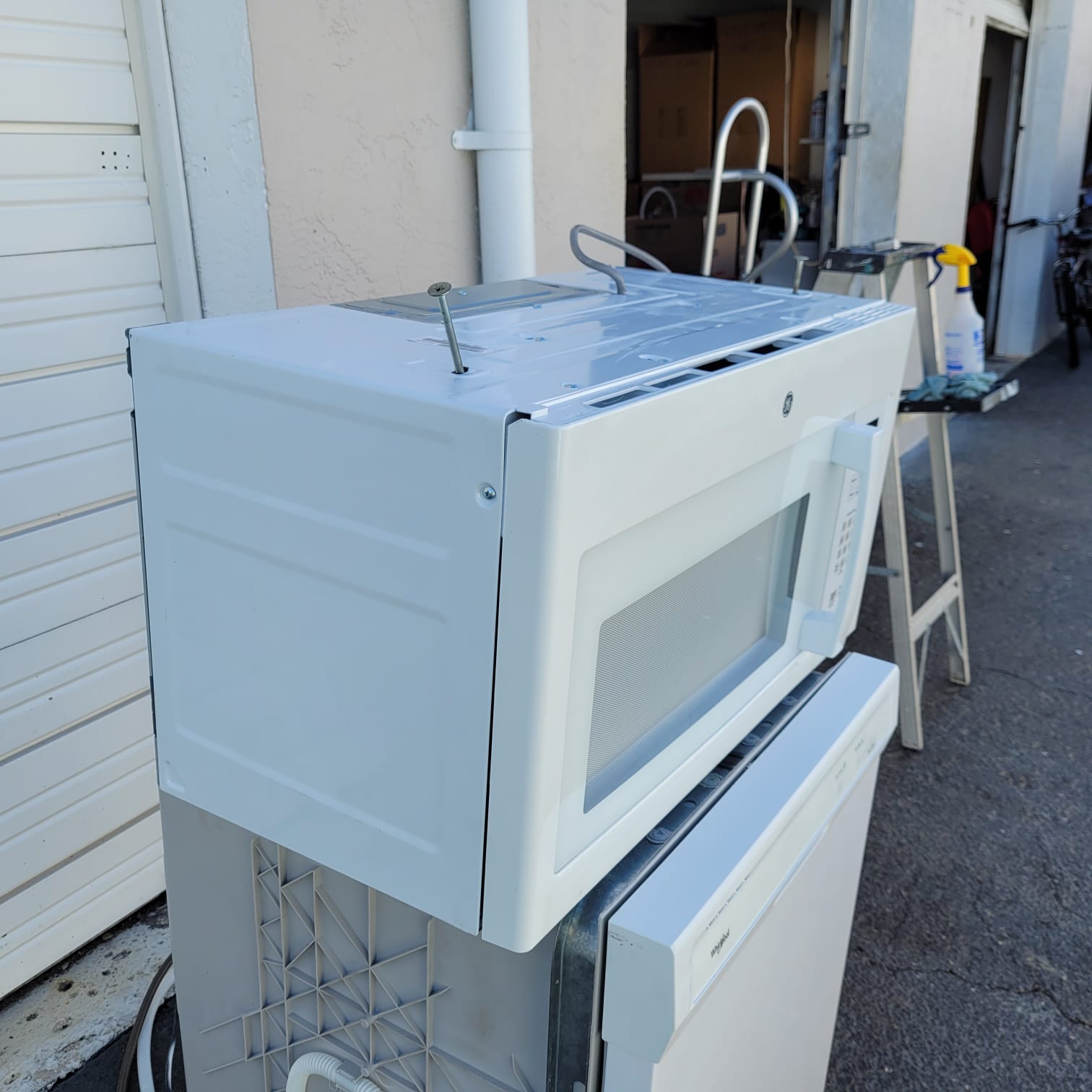 GE Over-the-Range Microwave GE Over-the-Range Microwave